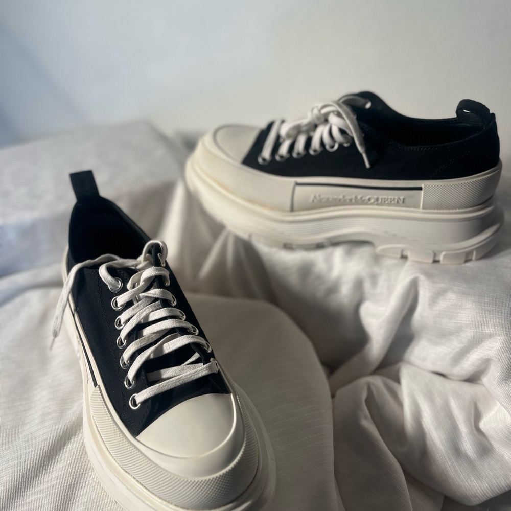 Alexander McQueen Two-Tone Lace-Up Sneakers